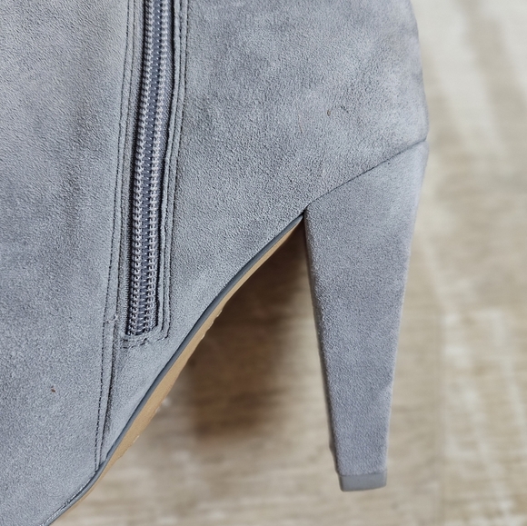 Vince Camuto Membidi Suede Leather Ankle Boots - Picture 9 of 14